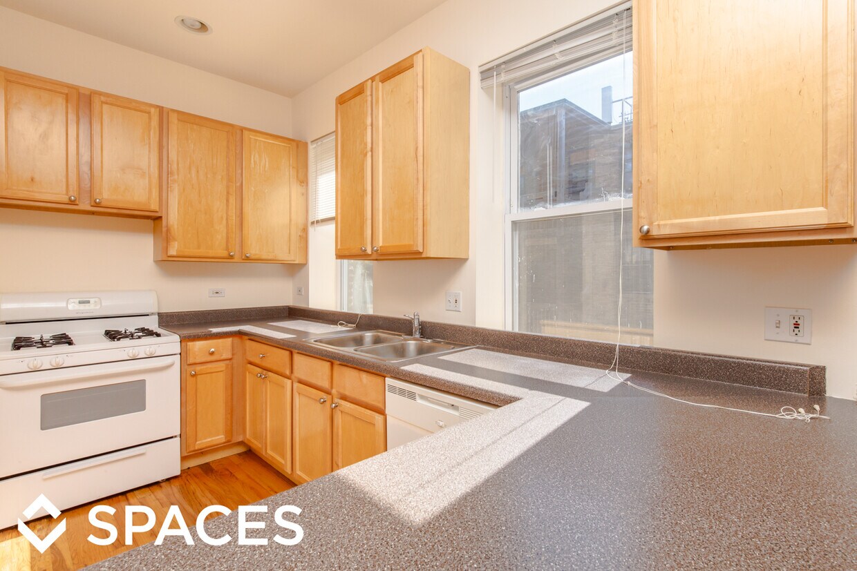Foto principal - 1417 W Addison St