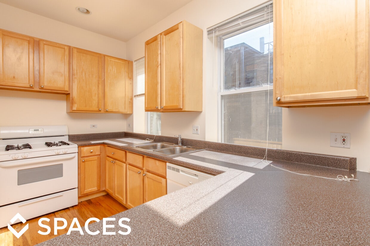 Primary Photo - 1417 W Addison St