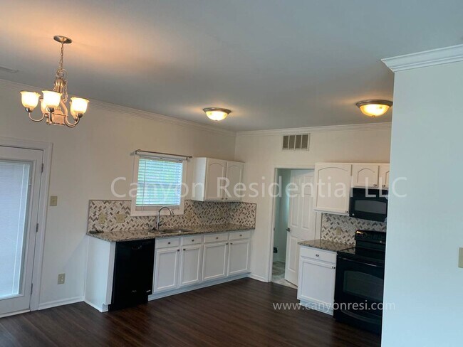Foto del edificio - Beautiful 3b Room!Move in ready!
