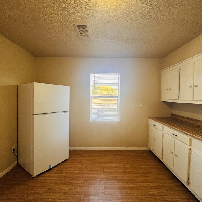 Foto del edificio - 4024 Howard St