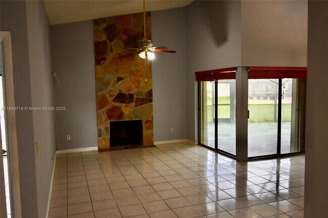 Foto del edificio - 15015 SW 52nd Ln