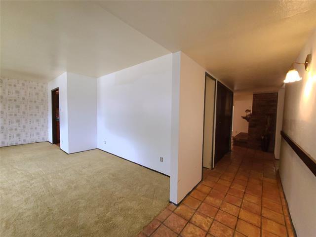 Building Photo - 8902 Vernon Dr