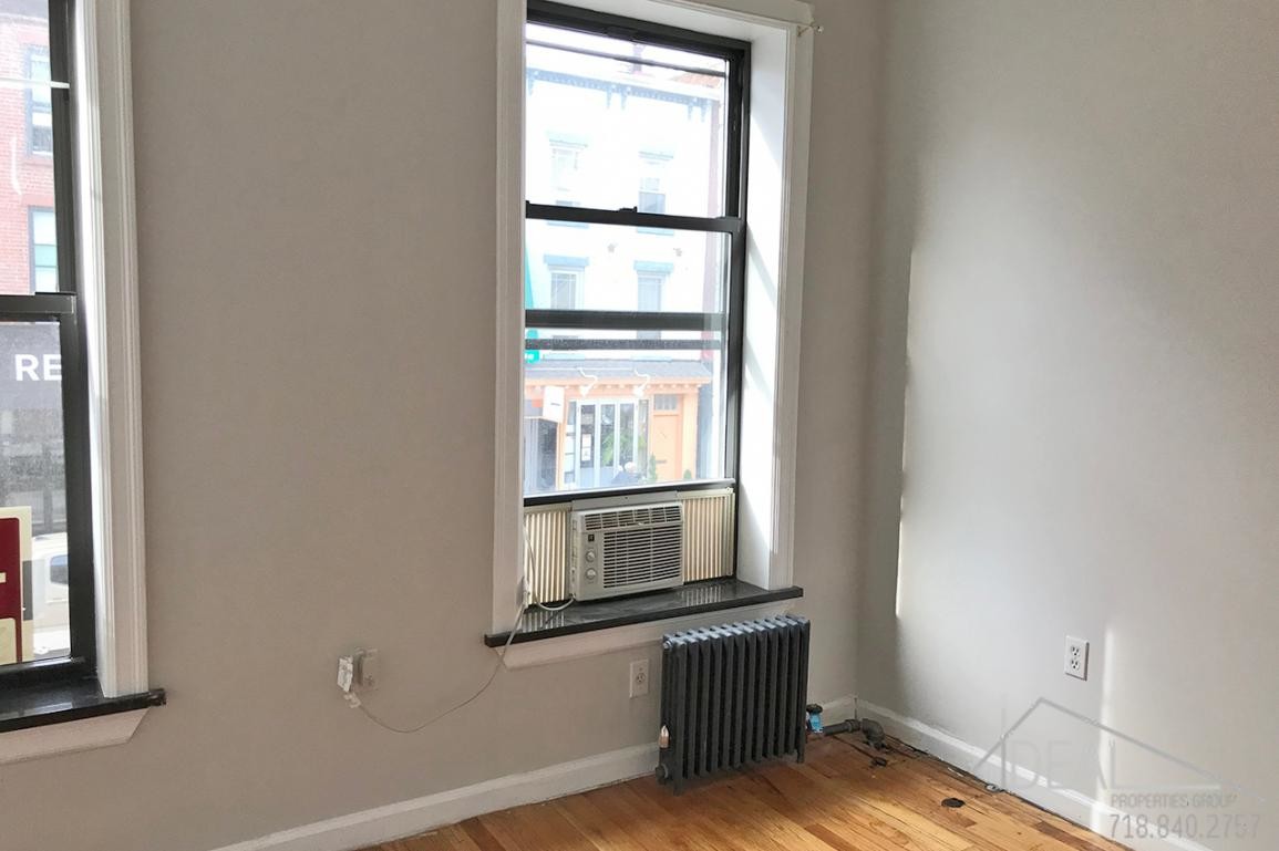 Primary Photo - 183 Smith St