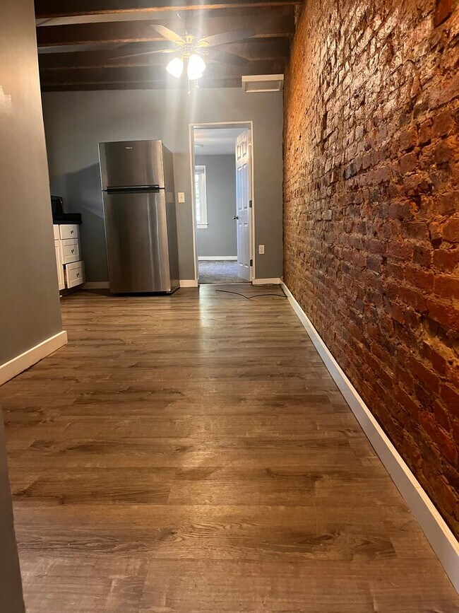 Foto del edificio - 211 E Frederick St