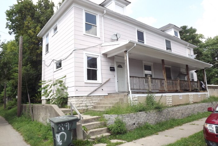 Foto principal - 2419 E 4th St