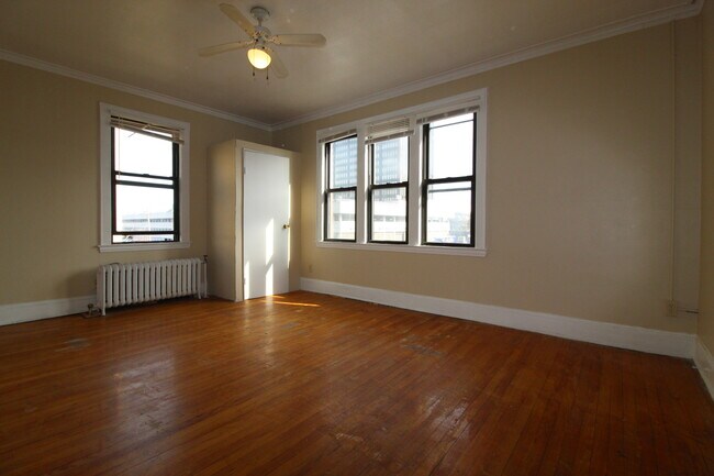 Building Photo - 39 Sumner St