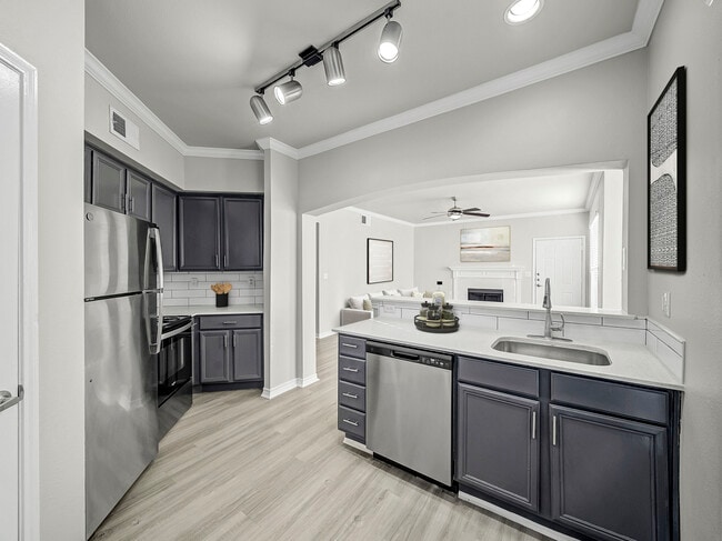 Building Photo - Townhomes of Coyote Ridge