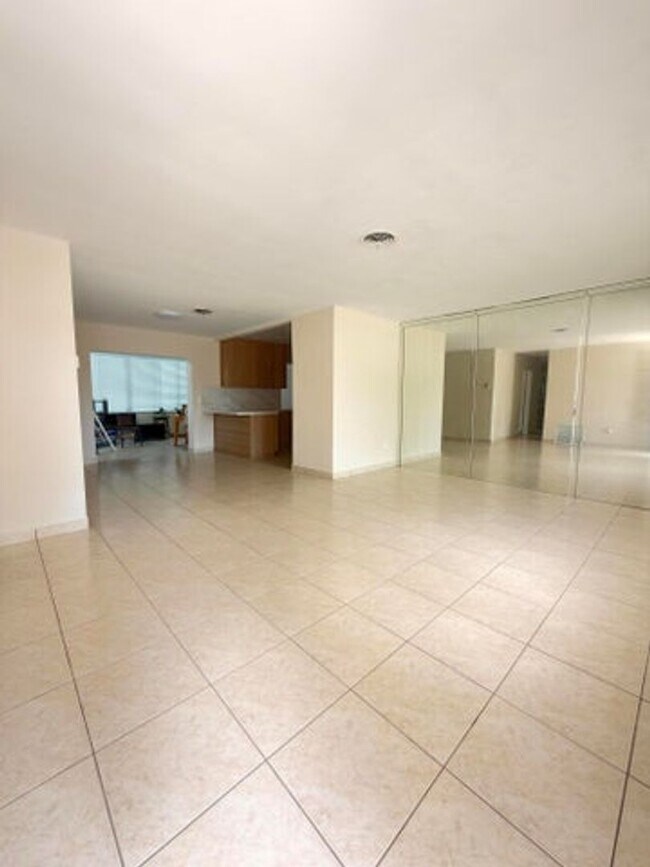 Building Photo - 7500 SW 98th Ct