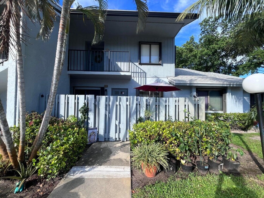 Foto principal - 2245 SW 22nd Ave