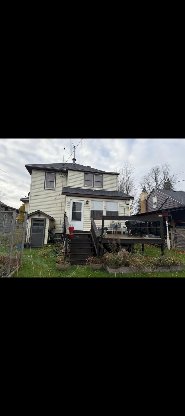 Foto del edificio - 28 N 7th Ave