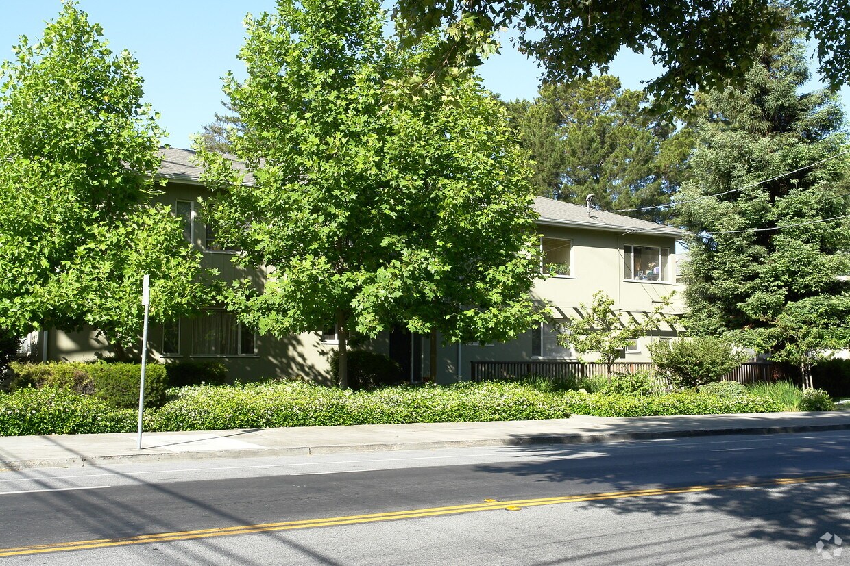 Building Photo - 440 Ravenswood Ave