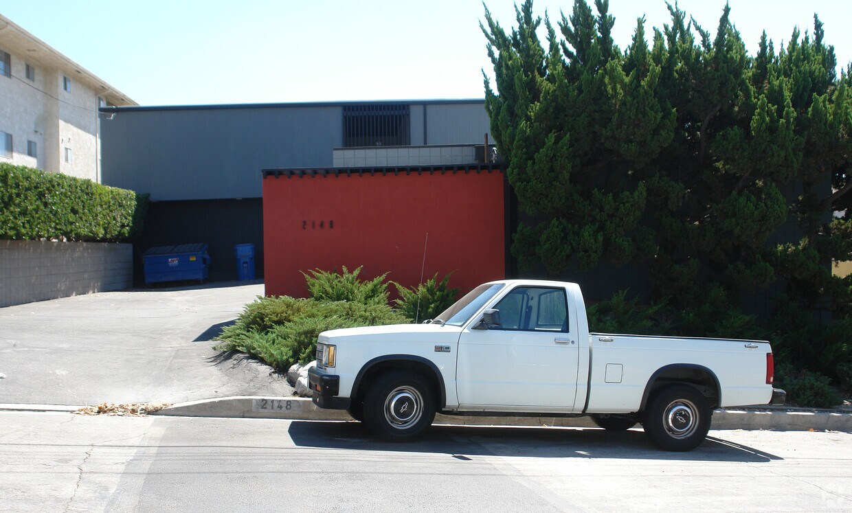 Foto del edificio - 2148 Rockland Pl
