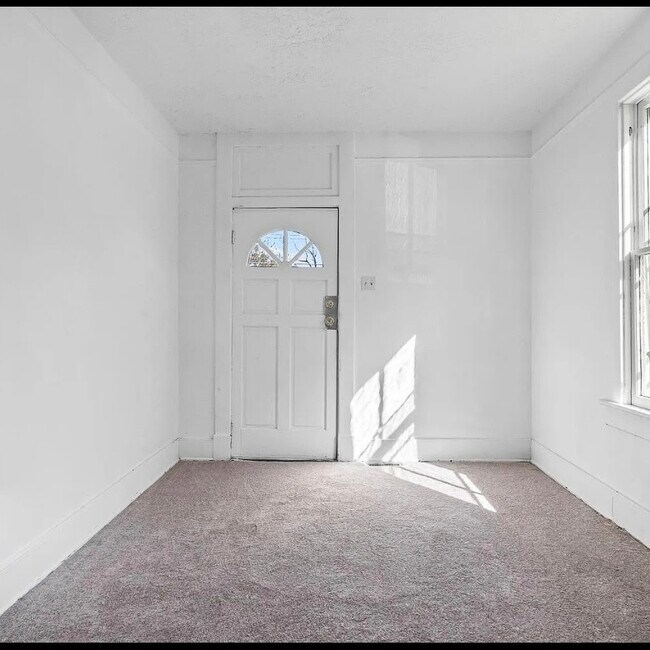 Foto del edificio - 620 Berryman Ave