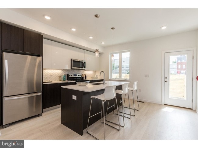 Building Photo - 1241 N 27th St