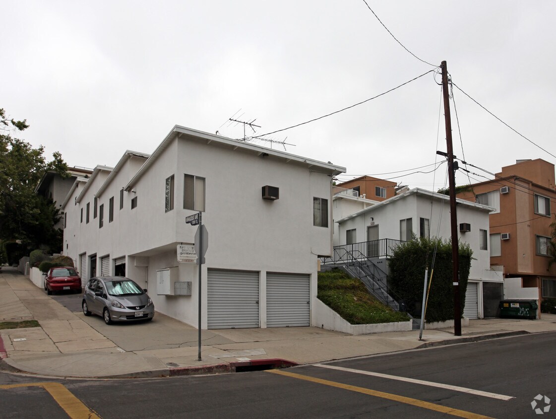 Foto principal - 11873 Rochester Ave