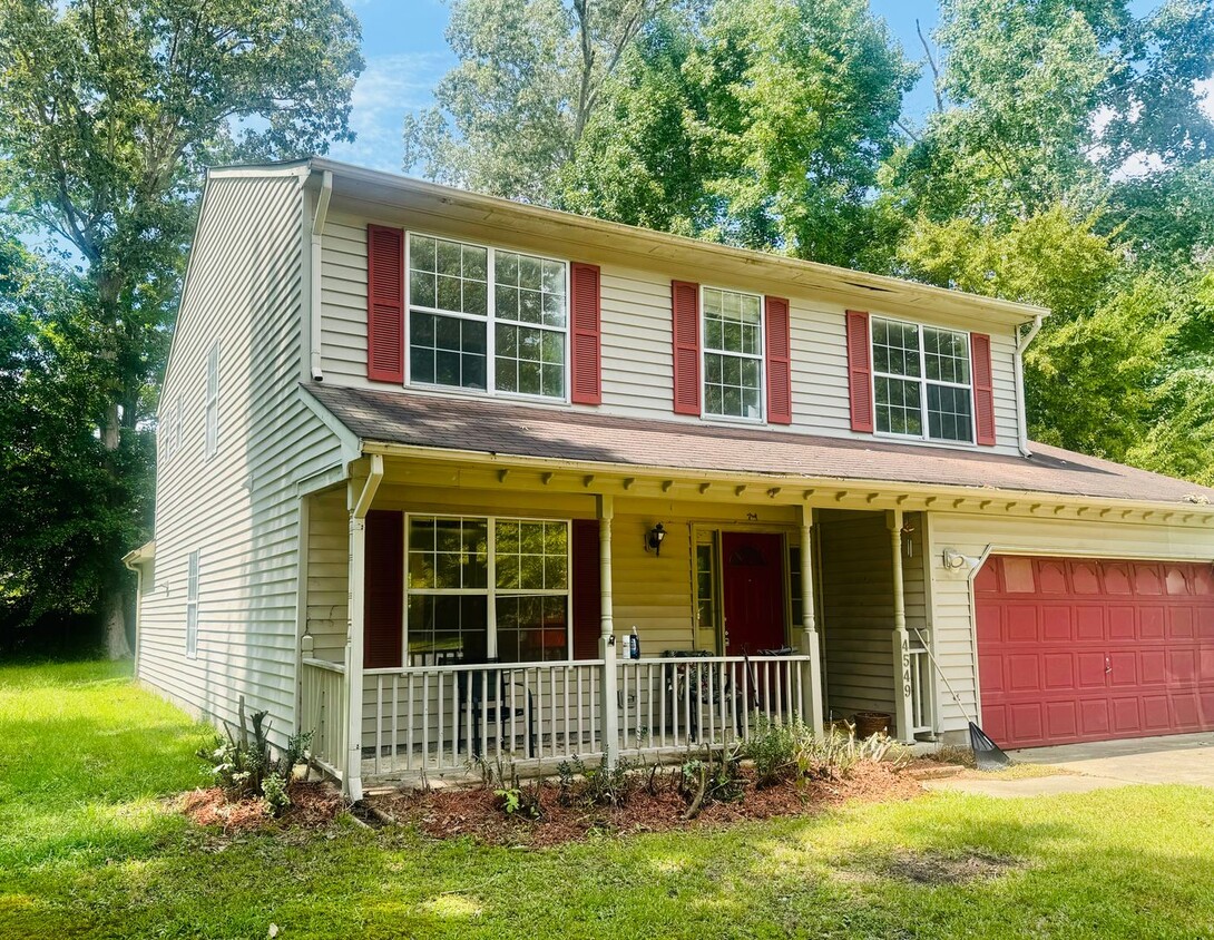 Primary Photo - Beautiful 4 Bedroom 2.5 Bath in Glenwood