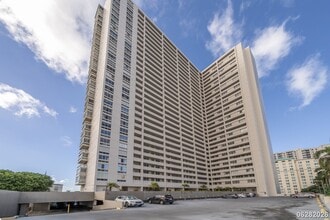 Building Photo - 1212 Punahou St