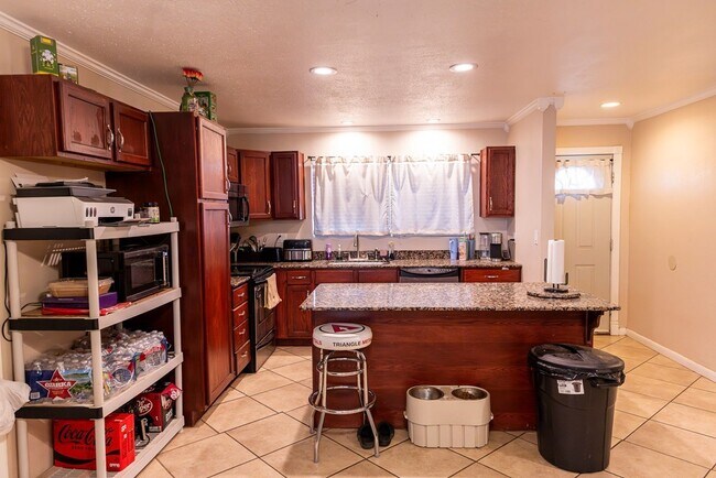 Foto del edificio - 2309 Nabors Ln