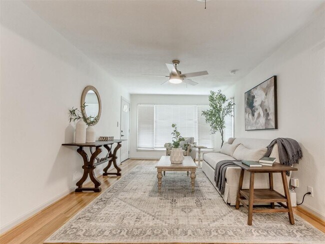 Foto del edificio - 6901 NW 50th St