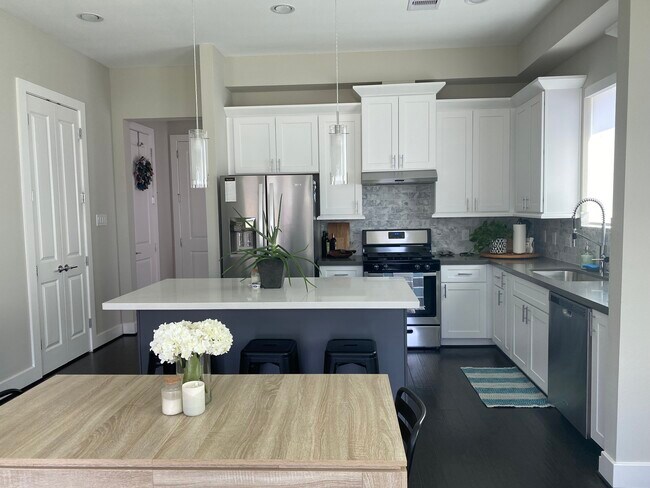 Foto del edificio - 2413 Chapman St