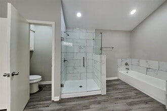 Building Photo - 8607 Pines Pl Dr