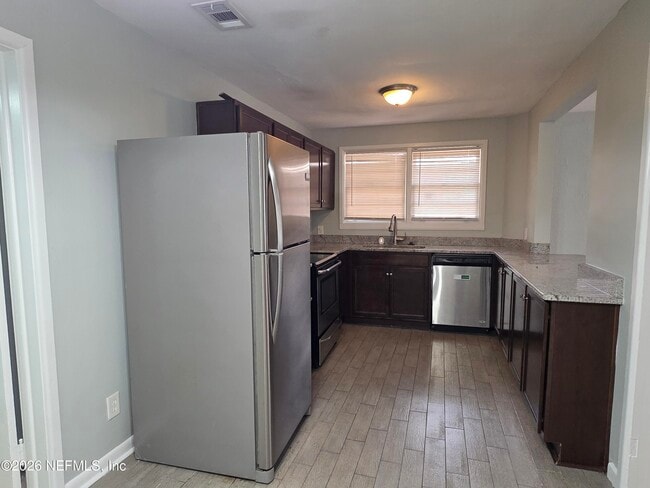 Foto del edificio - 1265 Donald St