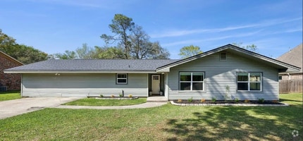 Building Photo - 313 Devillier St