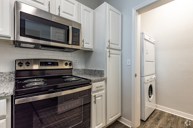 1 BR, 1 BA - 855SF - The Flats At Avalon Park