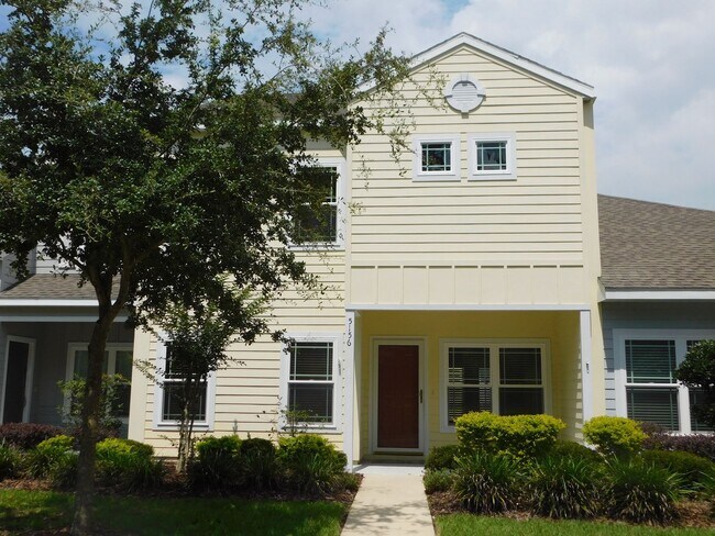 Building Photo - Beautiful Sorrento Townhome!