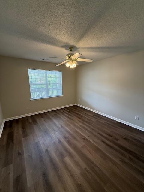 Foto del edificio - 1020 Westbrook Ct