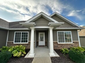 Building Photo - 4500 Weybridge Dr