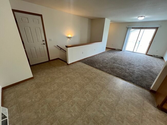 Building Photo - 1207 Temple Dr