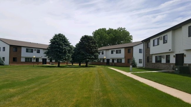 Lawn - Northland Court