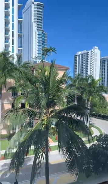 Foto del edificio - 17560 Atlantic Blvd