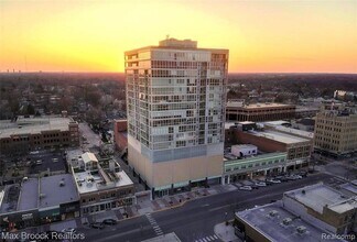 Building Photo - 432 S Washington Ave