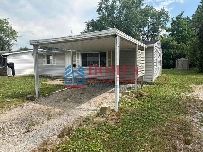 Building Photo - Three Bedroom House | Move in Ready