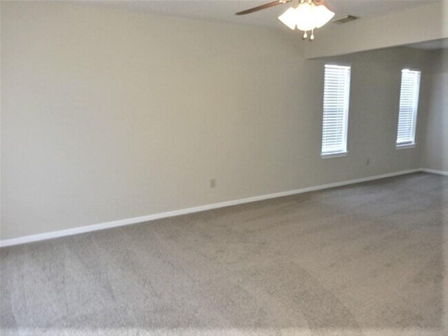 Foto del edificio - 5616 Winding Brook Dr