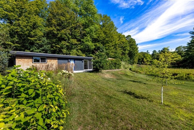 Foto del edificio - Short Term lease- Fully Furnished One bedr...