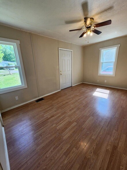 Foto del edificio - 314 Oakwood Rd