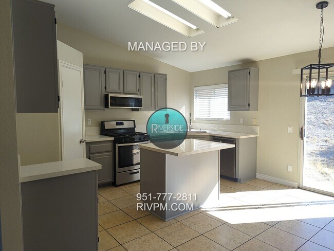 Foto del edificio - Cul-de-sac home on a large lot in Moreno V...