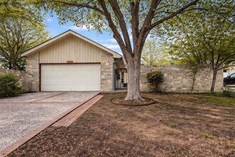 Building Photo - 2416 Birkdale Ln