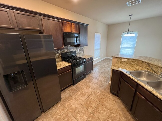 Foto del edificio - 3 bedroom, 2 bathroom home located in Prai...