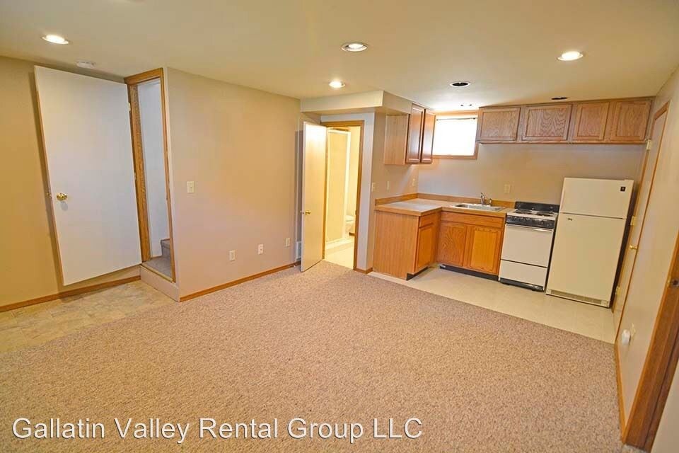 Primary Photo - 520 N Black Ave
