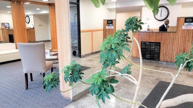 Building Photo - 755 Narrows Rd N