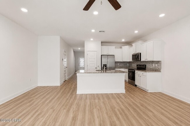 Building Photo - 456 Melrose Wy