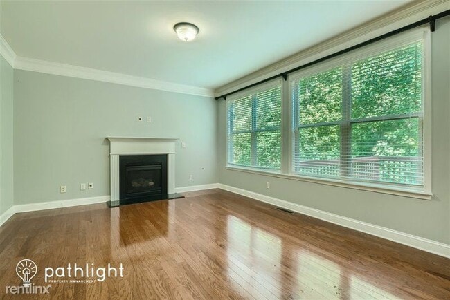 Building Photo - 4 br, 2.5 bath House - 2015 Chelsey Way UNIT