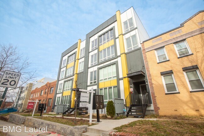 Building Photo - 2 br, 2 bath House - 1658 K St NE (#6)