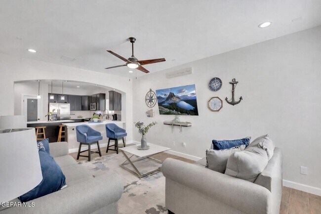 Foto del edificio - 13841 Paseo De La Luna Ave