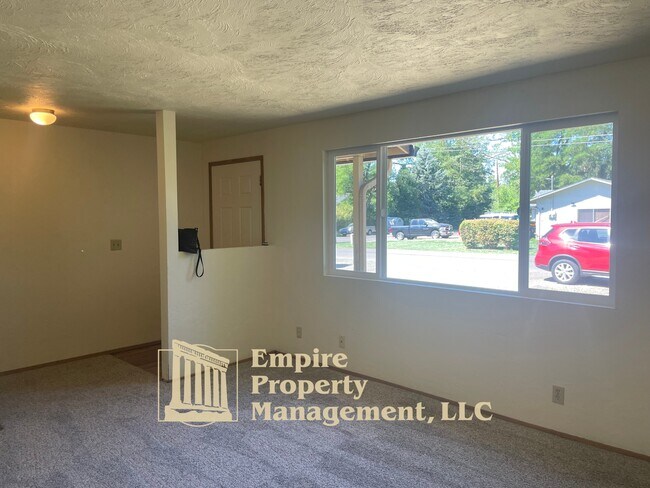 Foto del edificio - 1303 Waite St