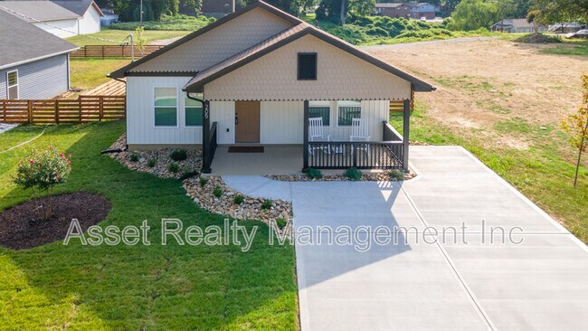 Foto del edificio - 205 Kingwood Rd